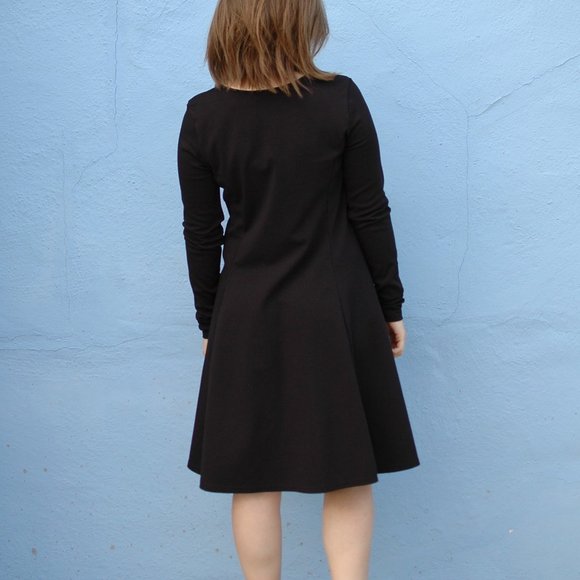 Old Navy Black Long-Sleeve V-Neck Dress - Picture 4 of 4